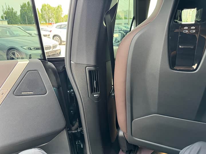 Фото 21 - BMW iX