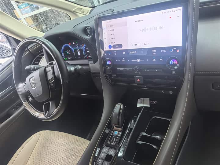 Фото 11 - Toyota Vellfire