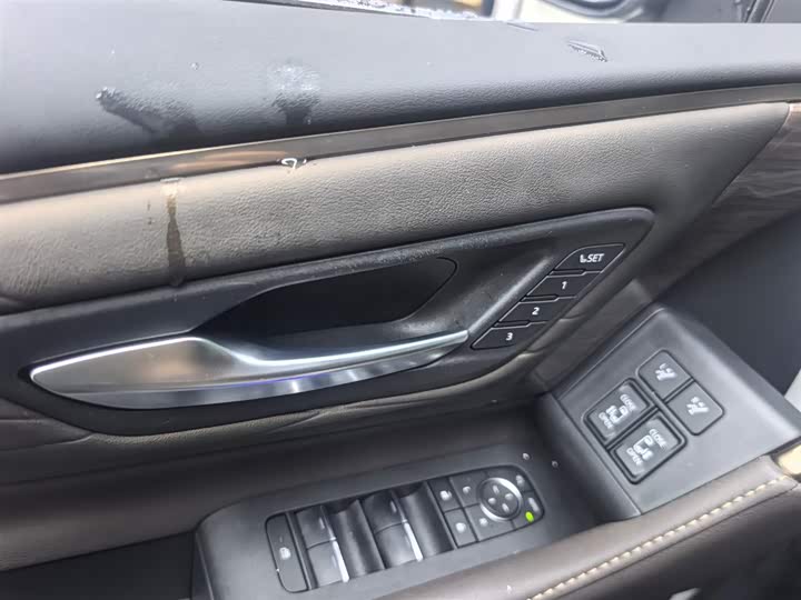 Фото 6 - Toyota Vellfire