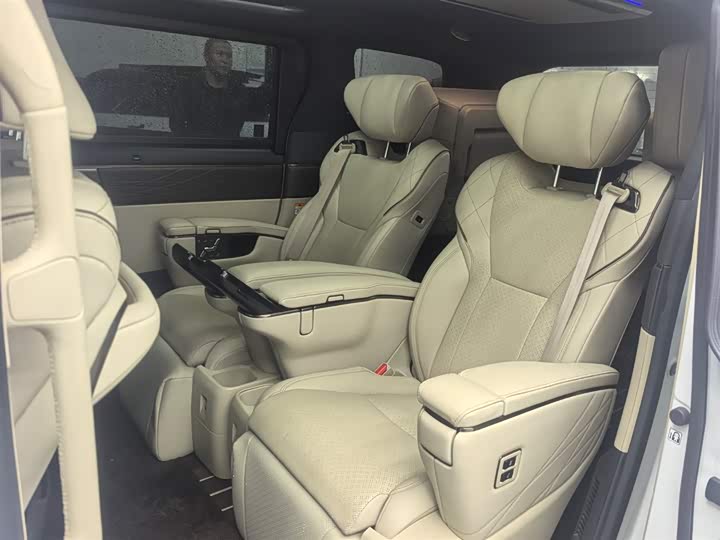 Фото 7 - Toyota Vellfire