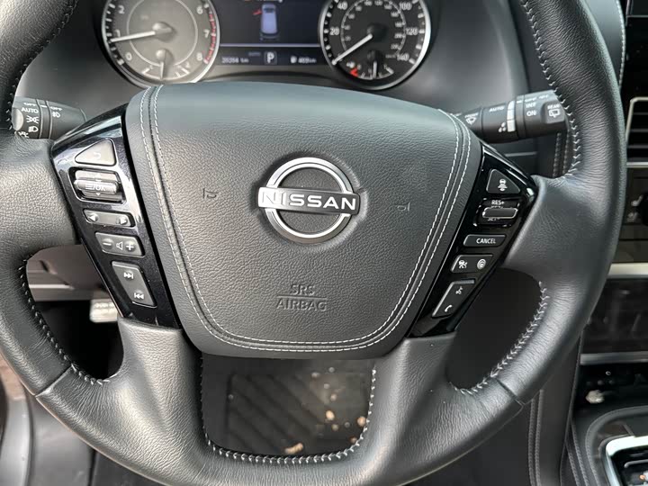 Фото 10 - Nissan Armada