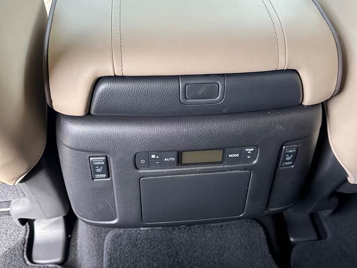 Фото 15 - Nissan Armada