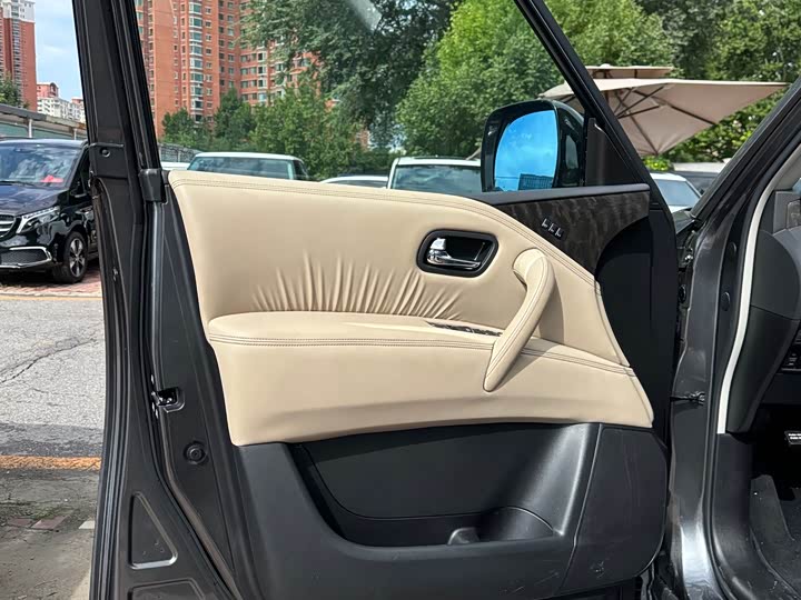 Фото 8 - Nissan Armada