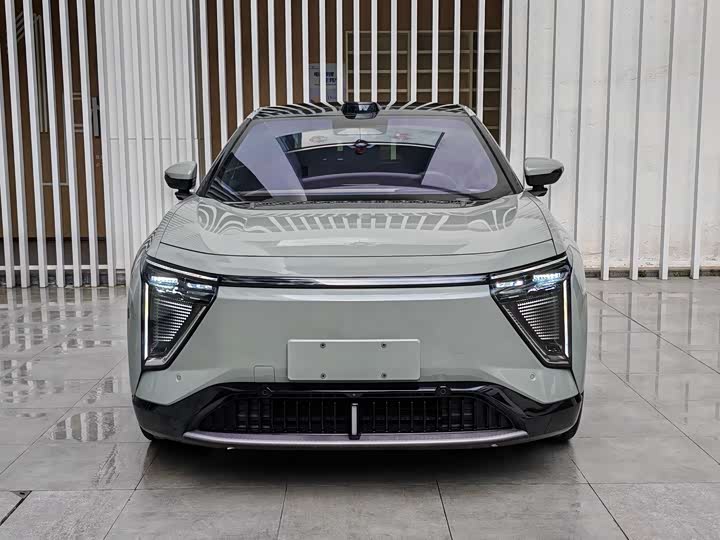 Фото 2 - HiPhi Y