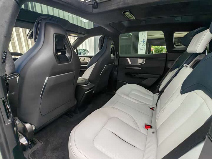 Фото 6 - HiPhi Y