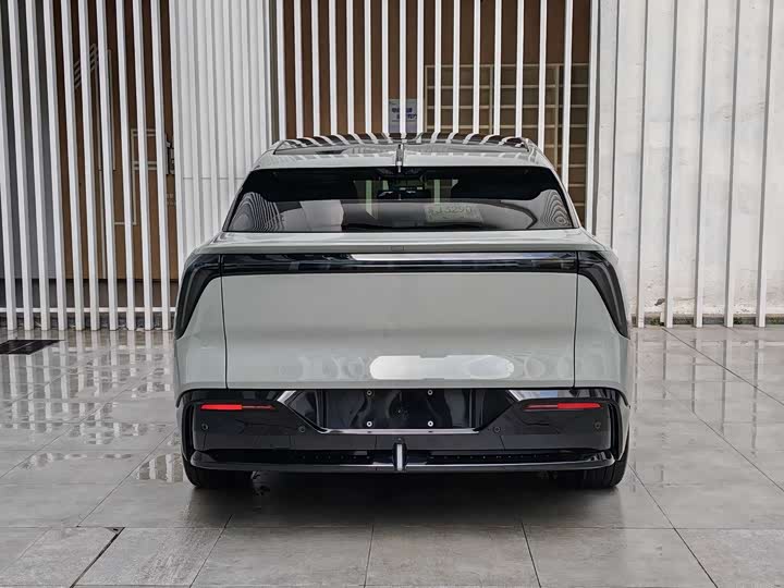 Фото 9 - HiPhi Y