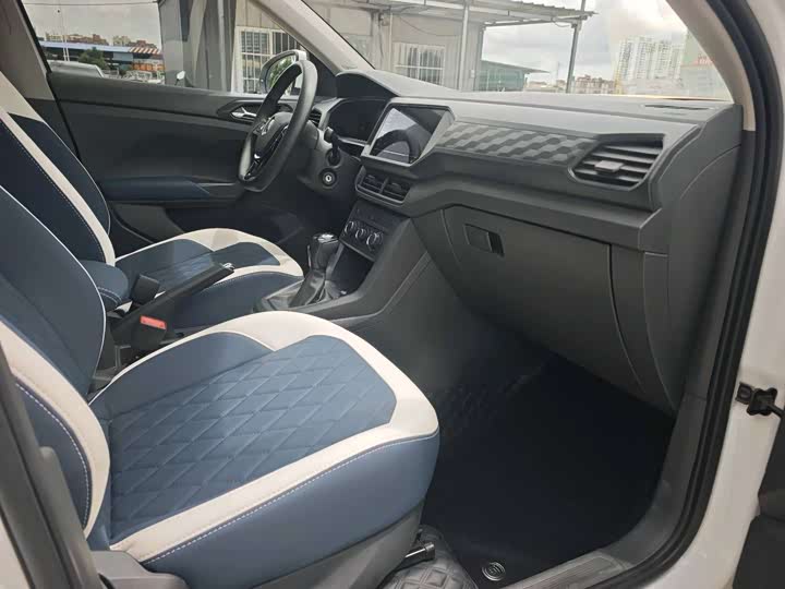 Фото 9 - Volkswagen T-Cross