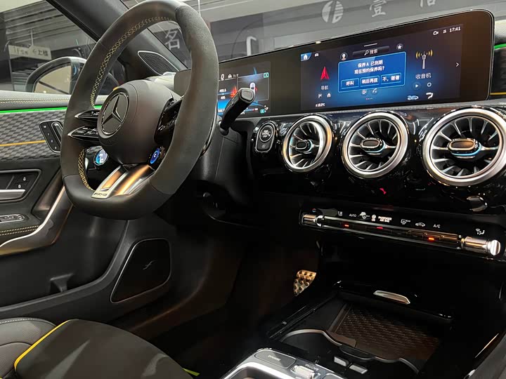 Фото 10 - Mercedes-Benz A-Class AMG