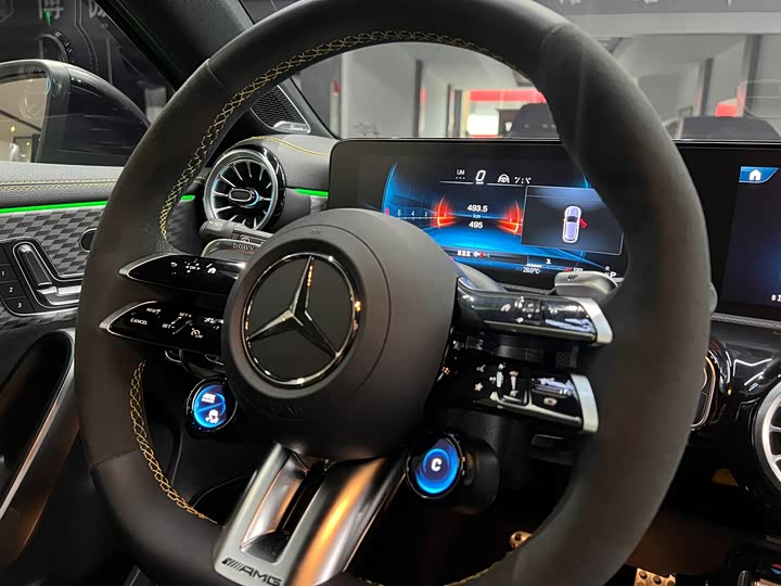 Фото 11 - Mercedes-Benz A-Class AMG