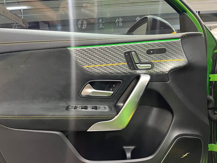 Фото 4 - Mercedes-Benz A-Class AMG