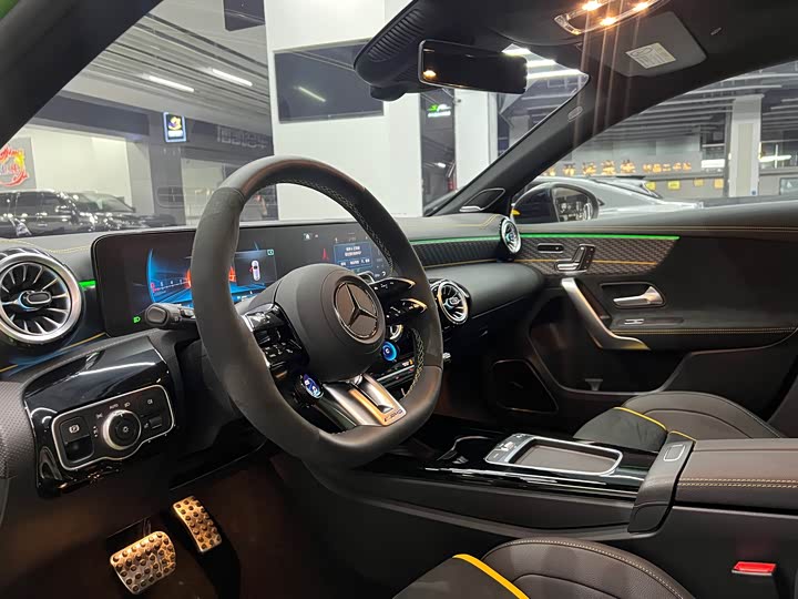 Фото 5 - Mercedes-Benz A-Class AMG