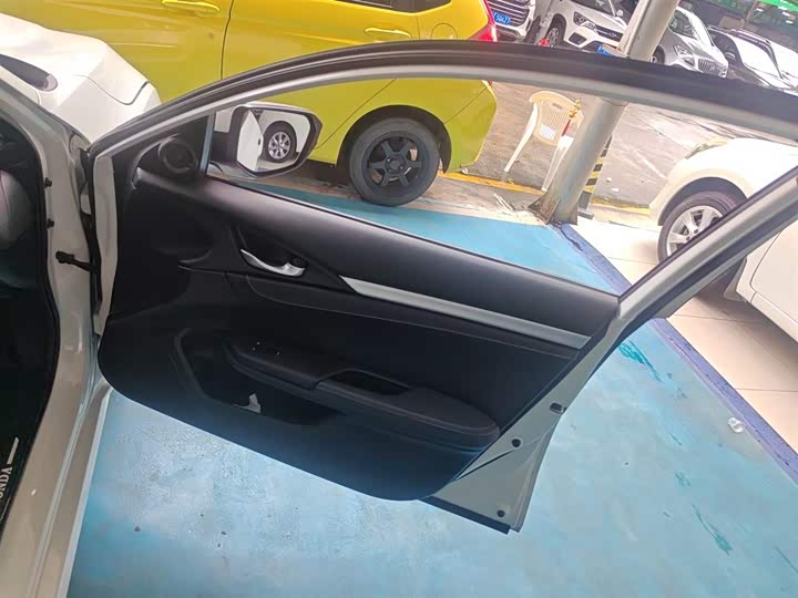 Фото 26 - Honda Civic