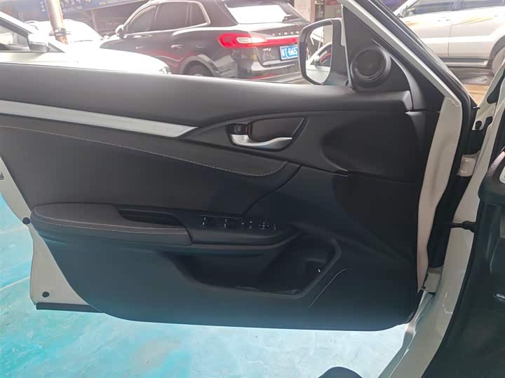 Фото 28 - Honda Civic