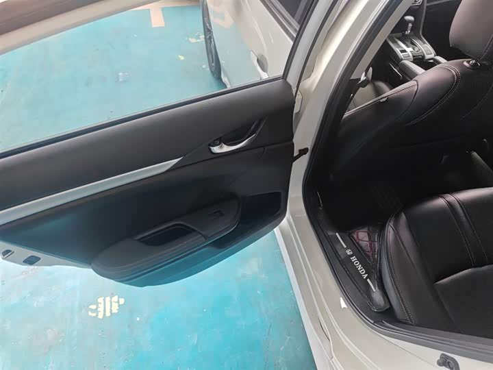 Фото 29 - Honda Civic