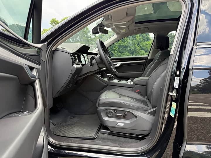 Фото 5 - Volkswagen Touareg