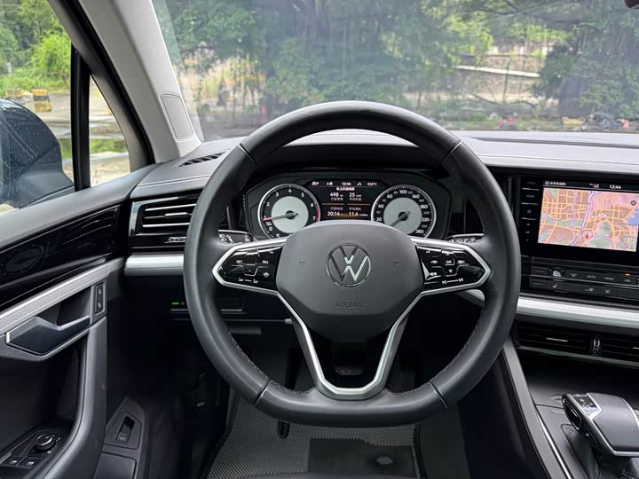 Фото 8 - Volkswagen Touareg