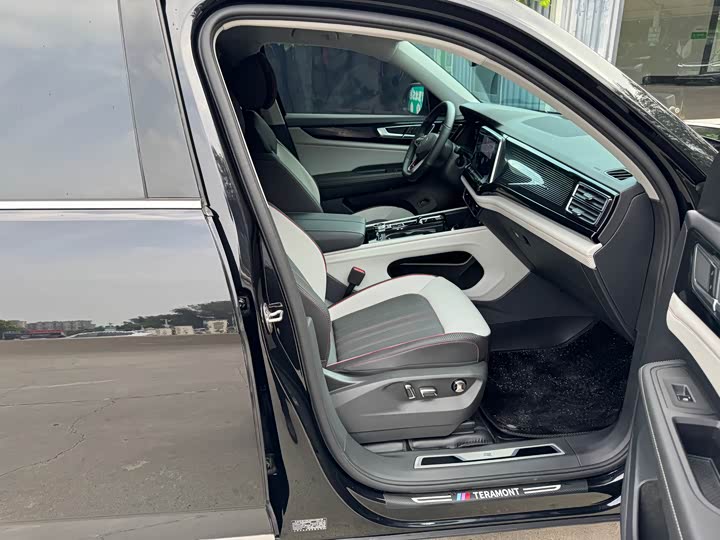 Фото 13 - Volkswagen Teramont X