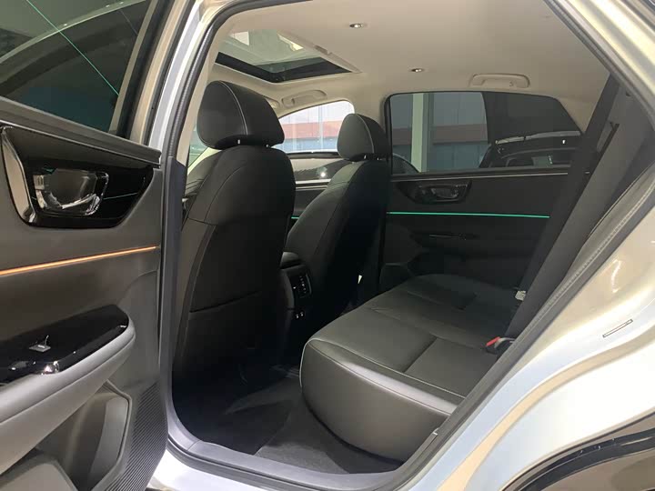 Фото 11 - Honda e:NP2