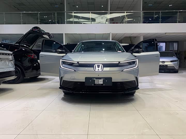 Фото 3 - Honda e:NP2