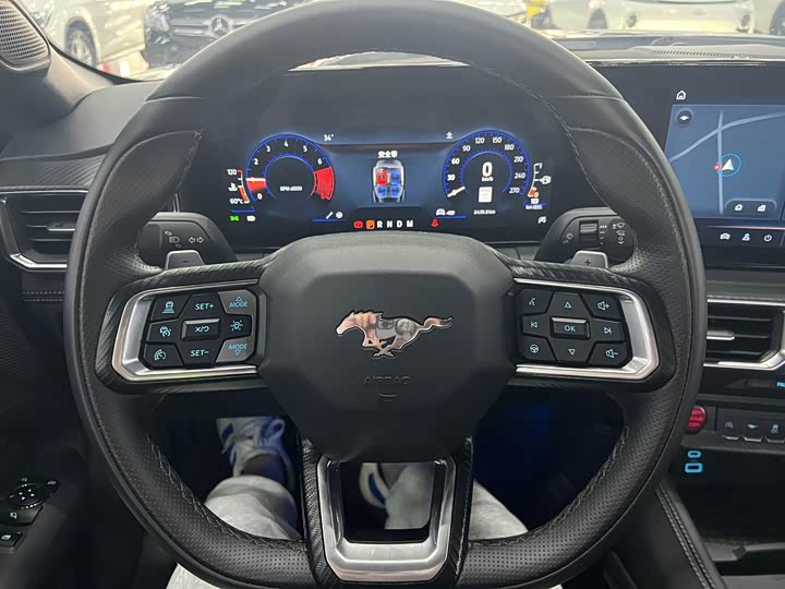 Фото 11 - Ford Mustang