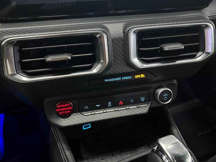 Фото 12 - Ford Mustang