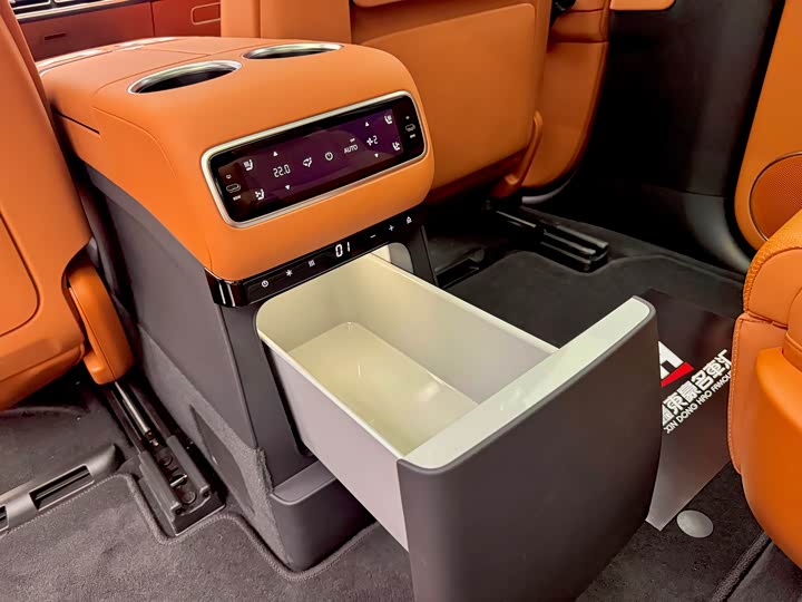 Фото 18 - LiXiang L9