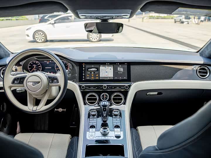 Фото 10 - Bentley Continental GT