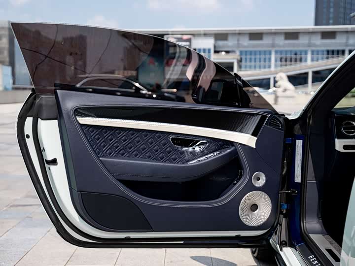 Фото 16 - Bentley Continental GT