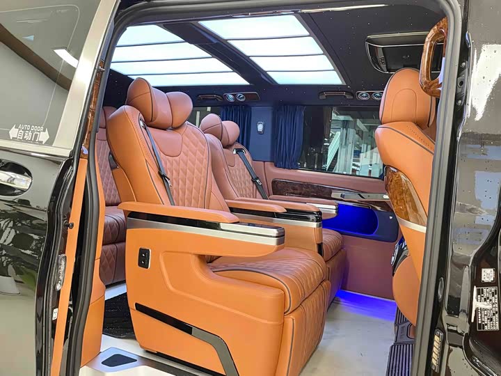 Фото 16 - Mercedes-Benz Vito