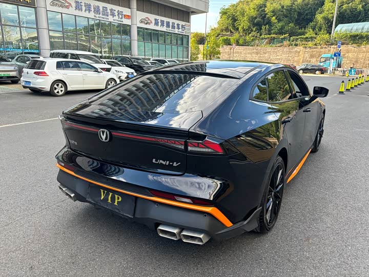 Фото 13 - Changan UNI-V