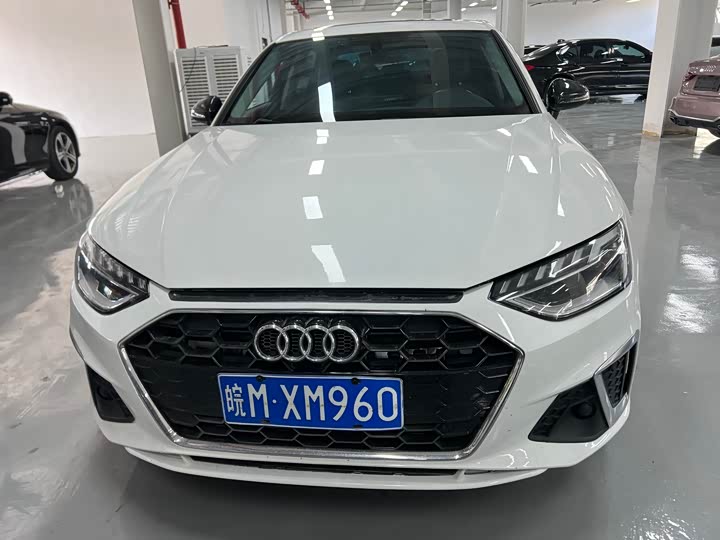 Фото 2 - Audi A4L