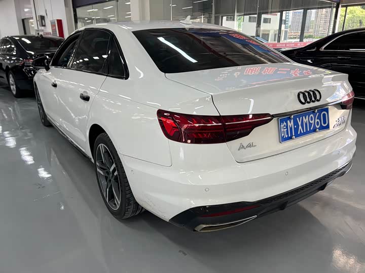 Фото 7 - Audi A4L