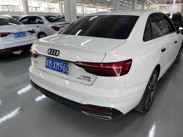 Фото 9 - Audi A4L