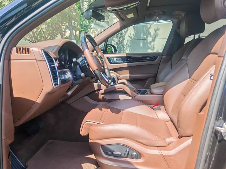 Фото 4 - Porsche Cayenne Hybrid