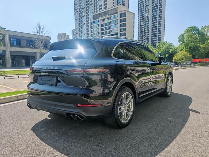 Фото 6 - Porsche Cayenne Hybrid