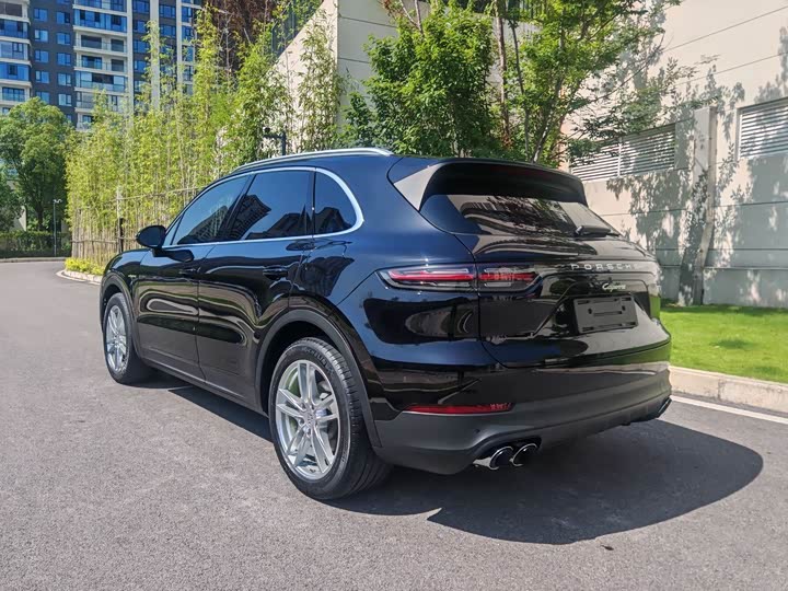 Фото 8 - Porsche Cayenne Hybrid