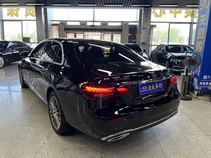 Фото 13 - Mercedes-Benz E-Class