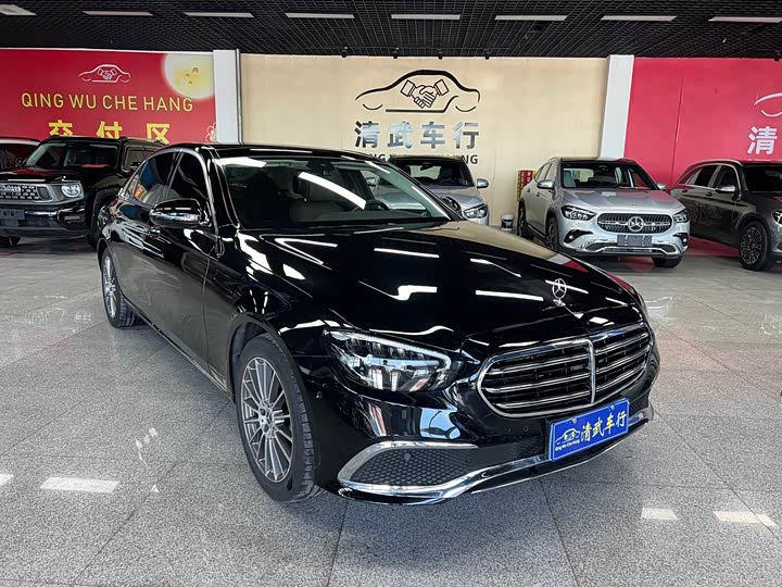 Фото 3 - Mercedes-Benz E-Class