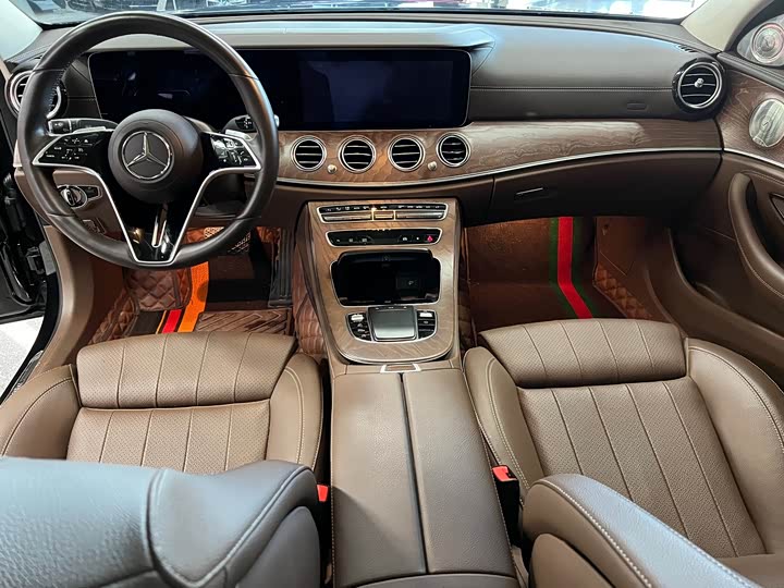 Фото 6 - Mercedes-Benz E-Class