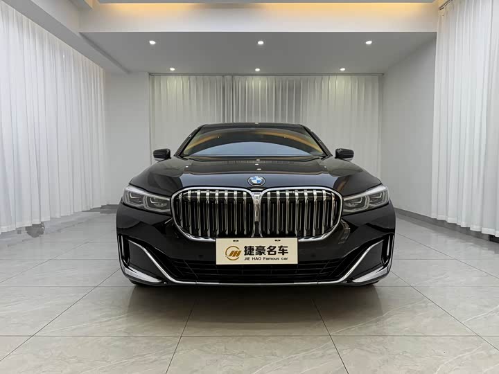 Фото 2 - BMW 7 Series