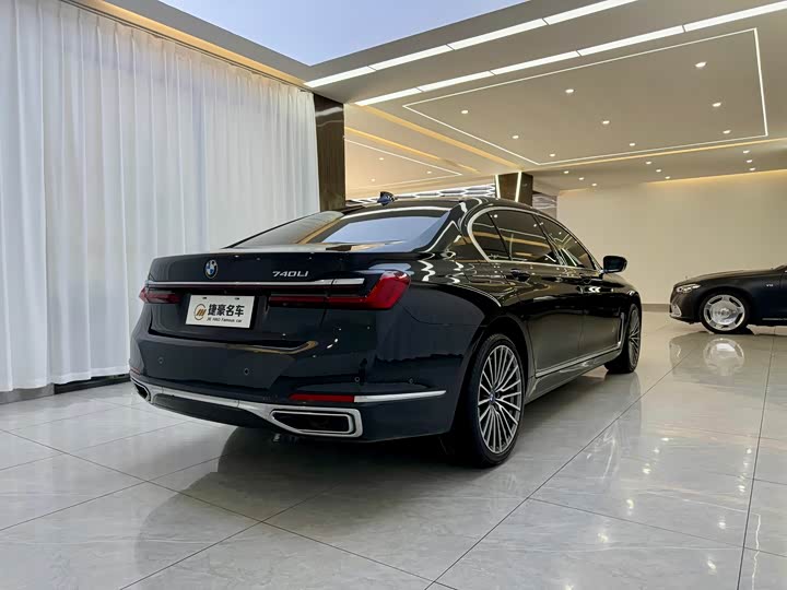 Фото 8 - BMW 7 Series