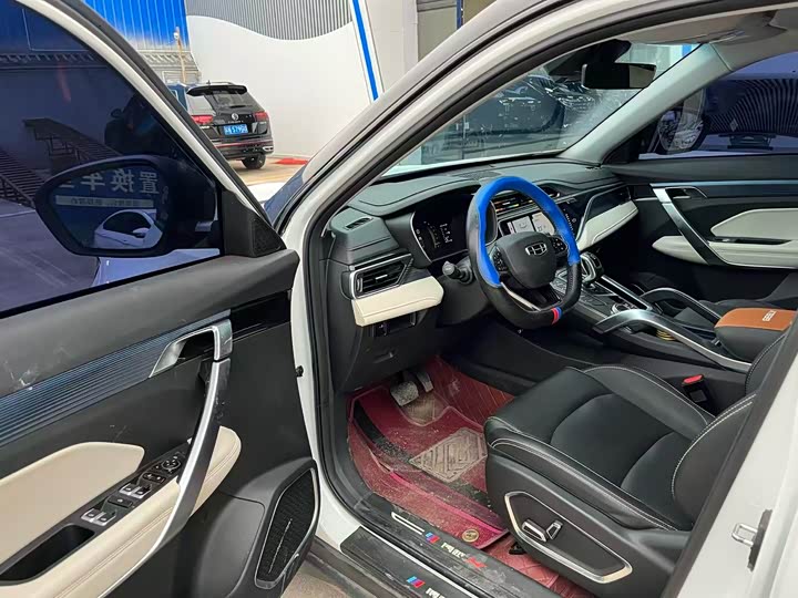 Фото 2 - Geely Atlas