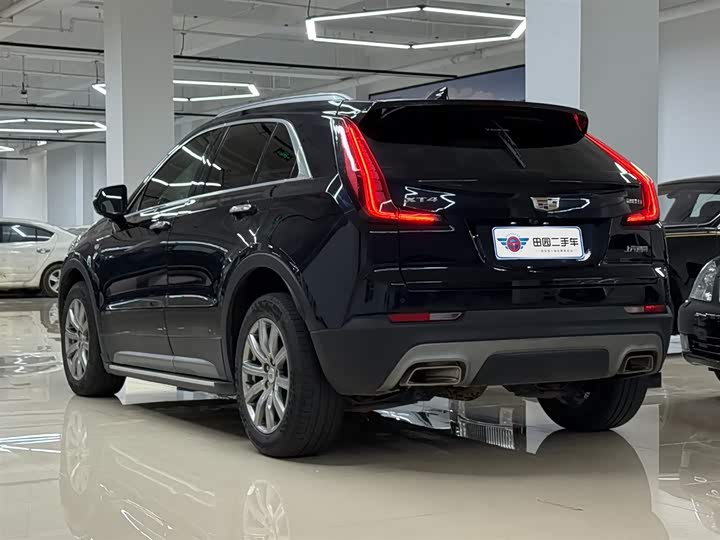 Фото 4 - Cadillac XT4
