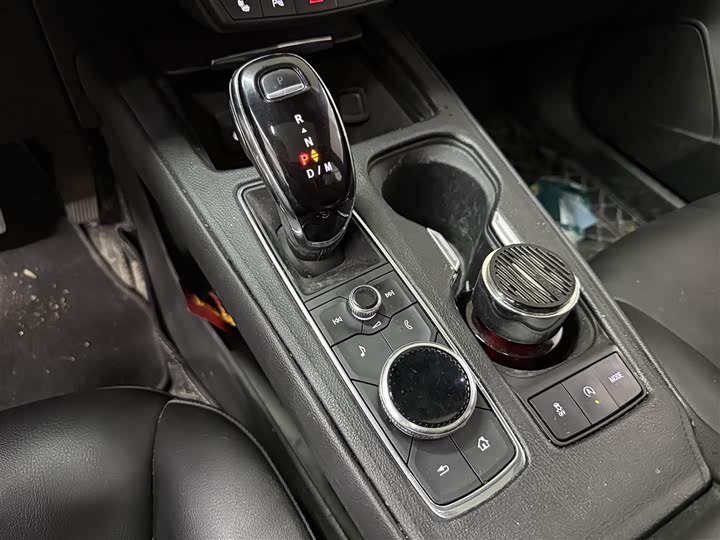 Фото 9 - Cadillac XT4