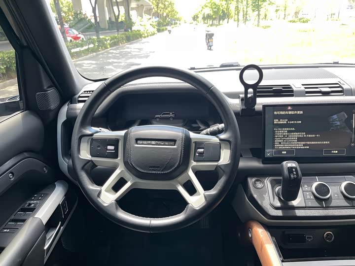 Фото 11 - Land Rover Defender