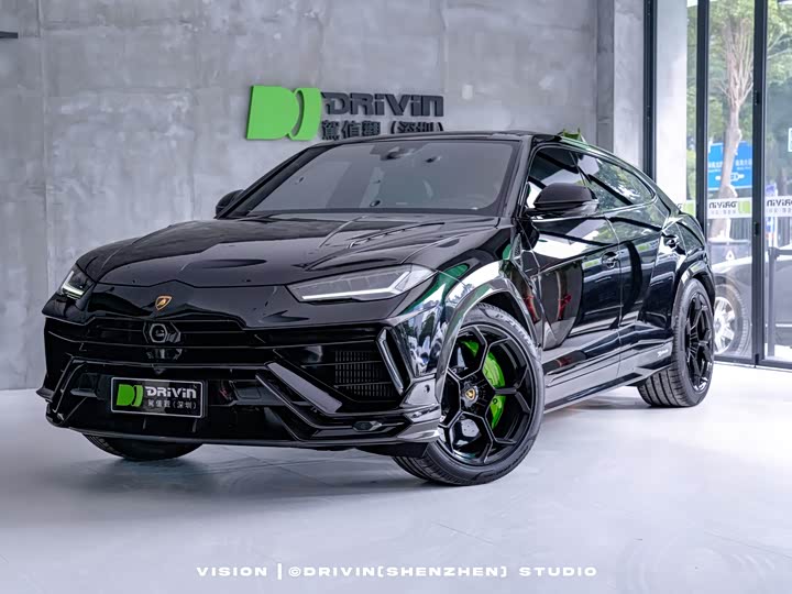 Фото 1 - Lamborghini Urus