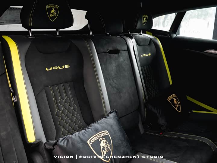 Фото 10 - Lamborghini Urus