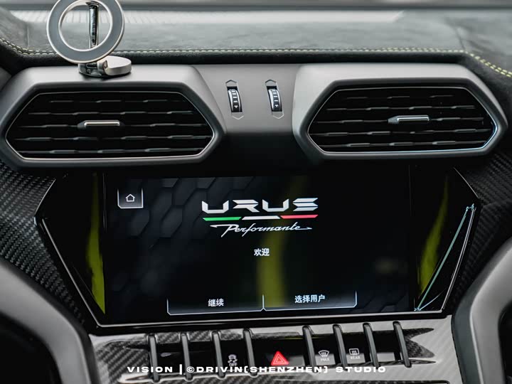 Фото 13 - Lamborghini Urus