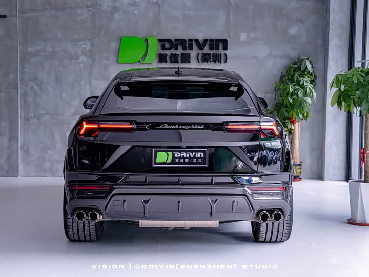 Фото 4 - Lamborghini Urus