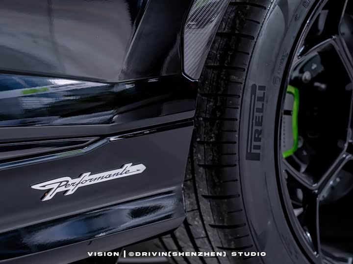 Фото 6 - Lamborghini Urus